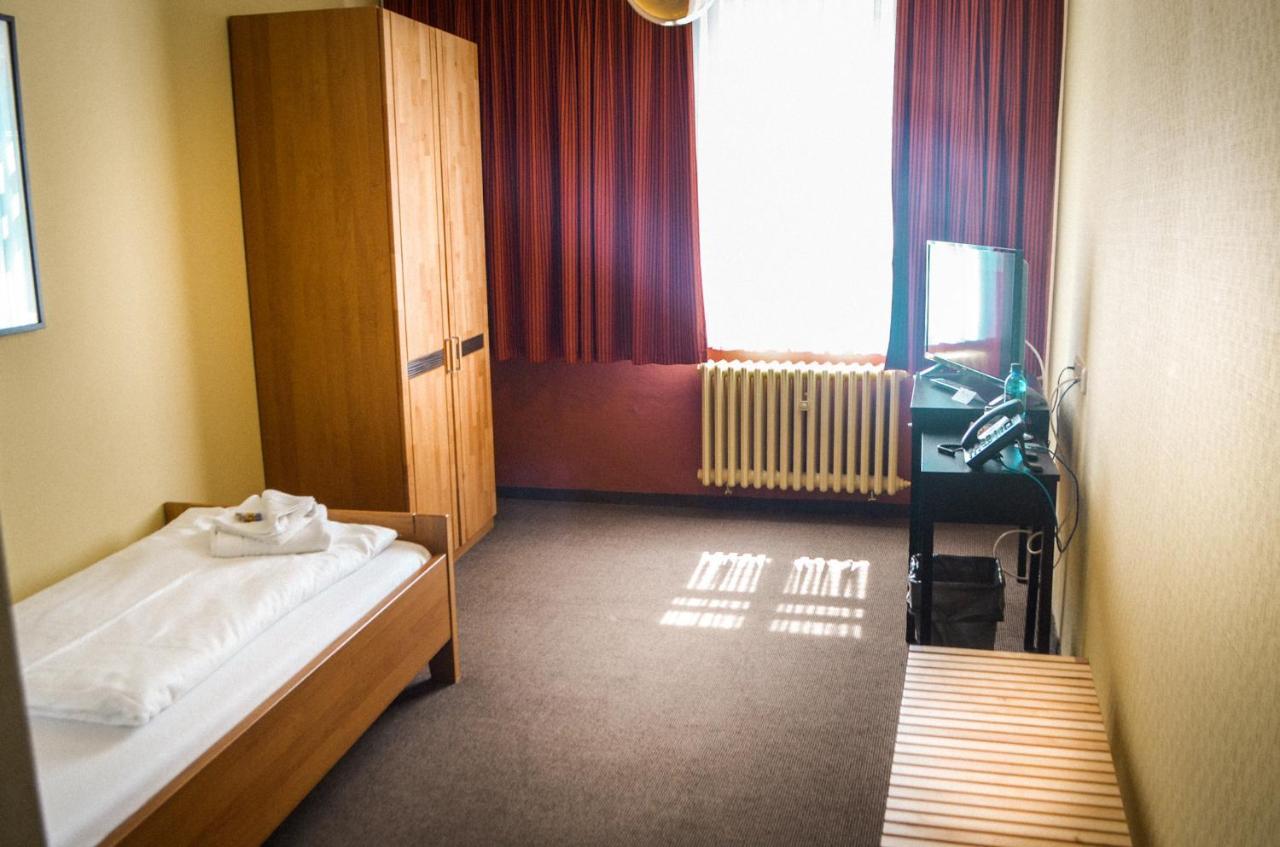 Haus Des Volkes - Das Bauhaushotel Probstzella Ngoại thất bức ảnh