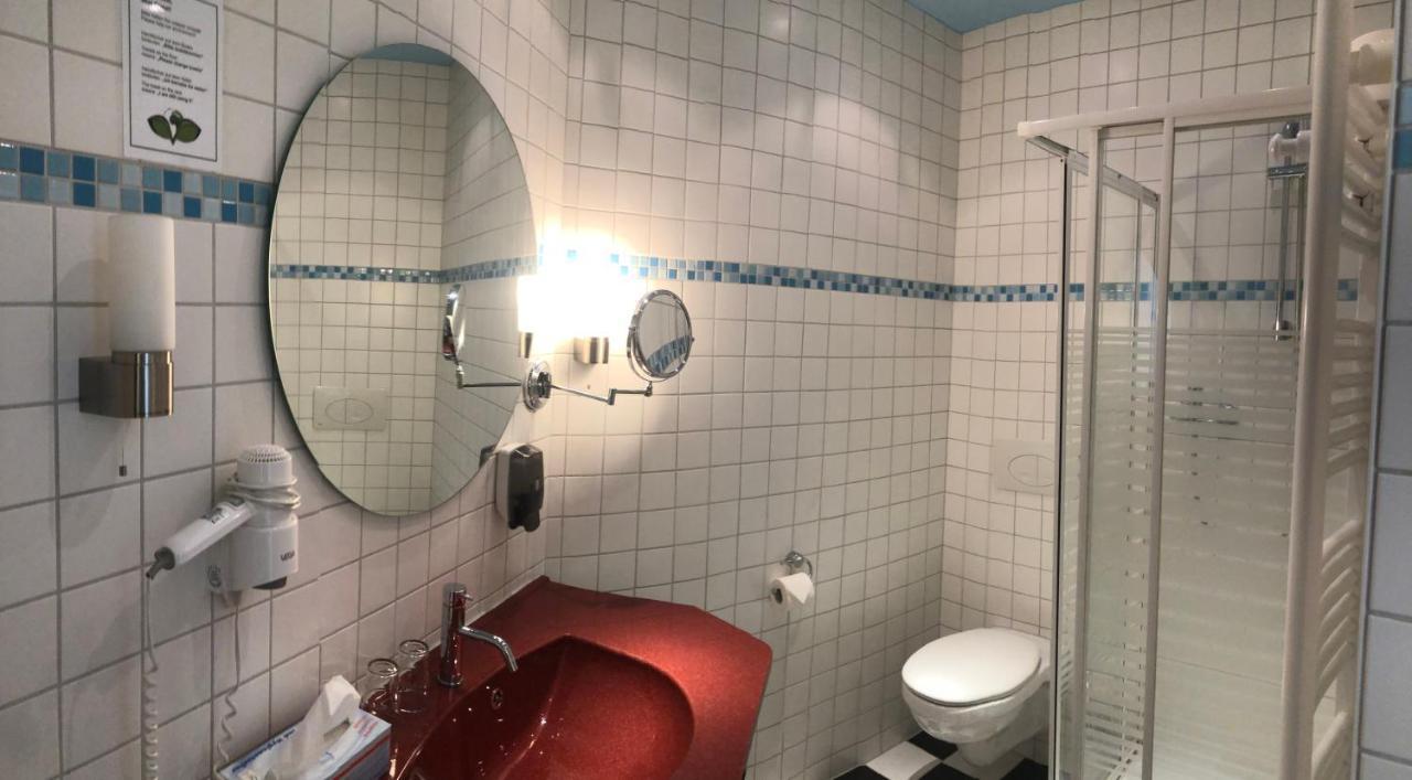 Haus Des Volkes - Das Bauhaushotel Probstzella Ngoại thất bức ảnh