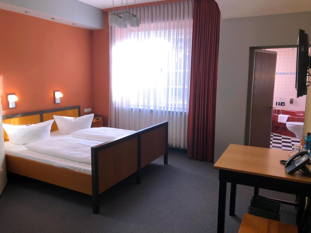 Haus Des Volkes - Das Bauhaushotel Probstzella Ngoại thất bức ảnh