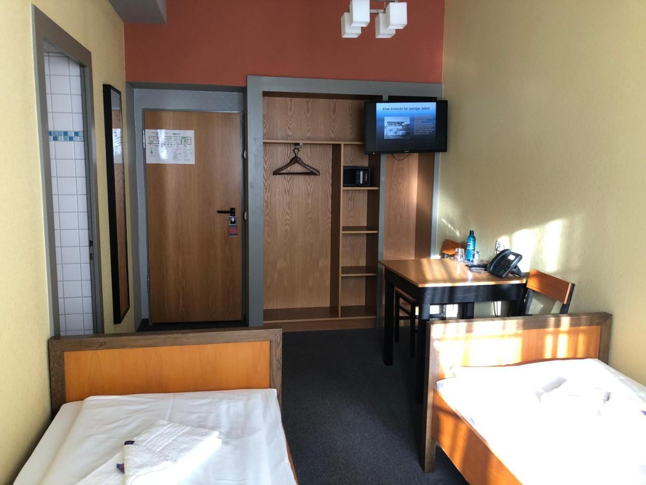 Haus Des Volkes - Das Bauhaushotel Probstzella Ngoại thất bức ảnh